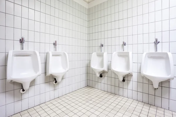 Urinal na parede — Fotografia de Stock