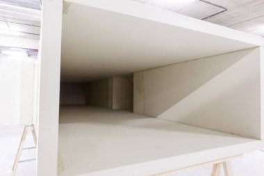 Garajdaki hava kanalları yalıtımlı ve bantsız malzemelerden oluşur.