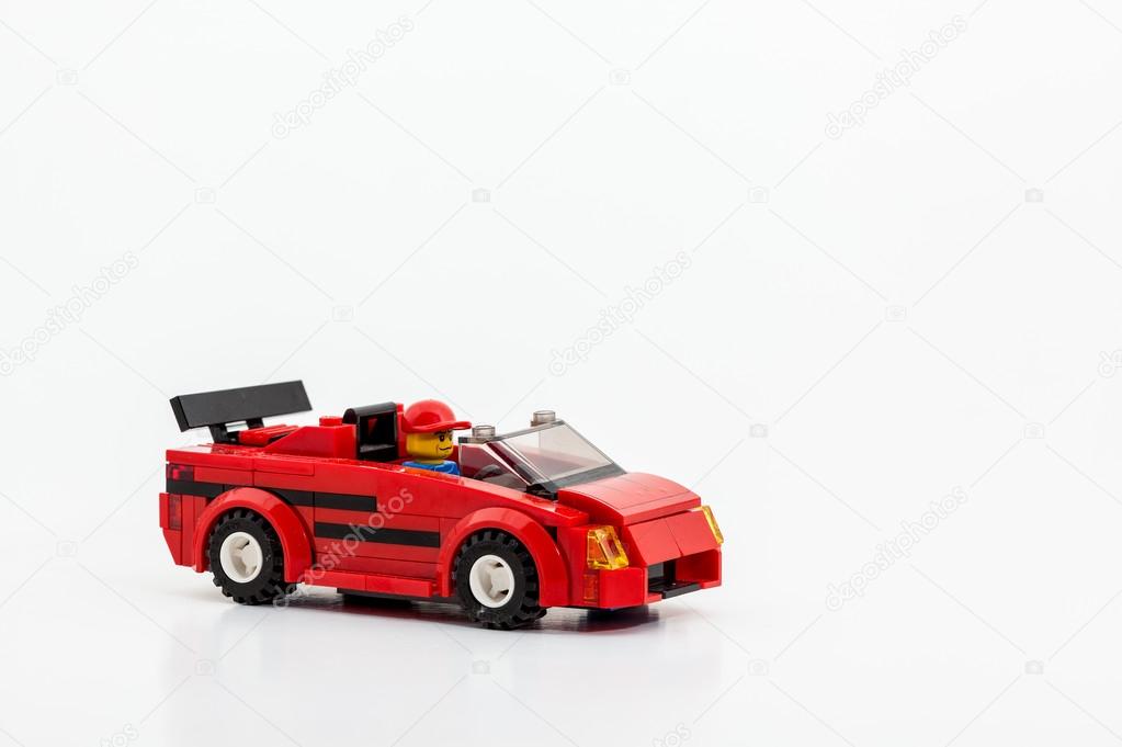 Lego auto carrera fotos de stock, imágenes de Lego auto carrera sin  royalties | Depositphotos