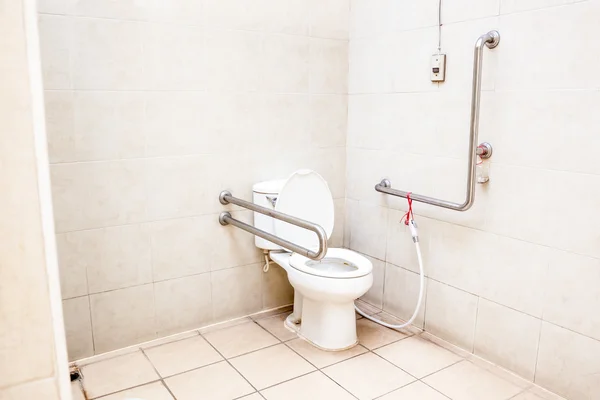 Niepełnosprawnych toalety — Zdjęcie stockowe