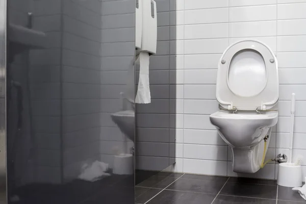 Eine öffentliche Toilette — Stockfoto