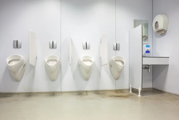 Urinoir et lavabo — Photo
