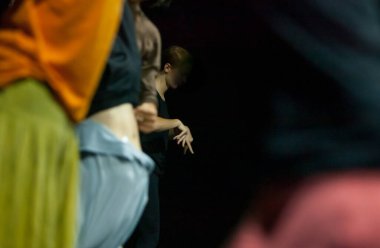 dansçılar hareket temas doğaçlama performansı