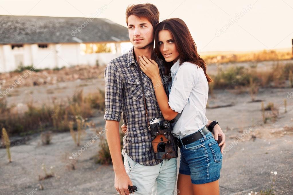Casual Couple Poses For Photoshoot | 3d-mon.com