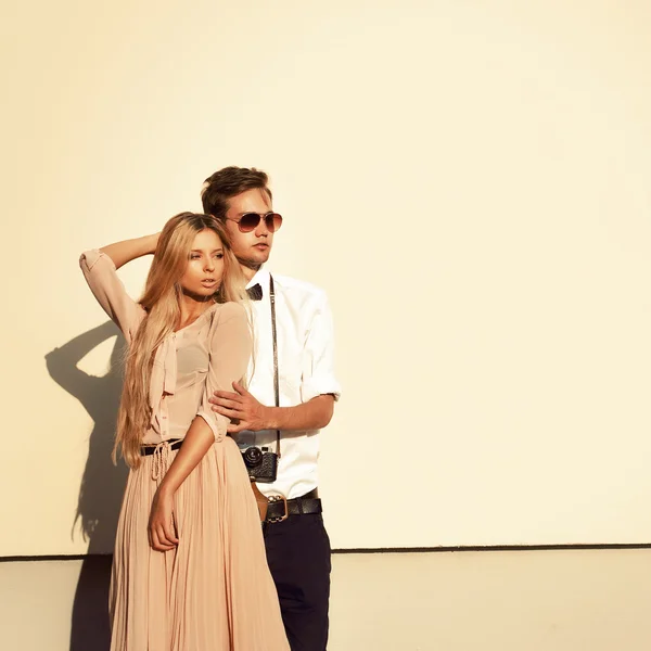 Portrait of young couple in love — Stock Photo, Image