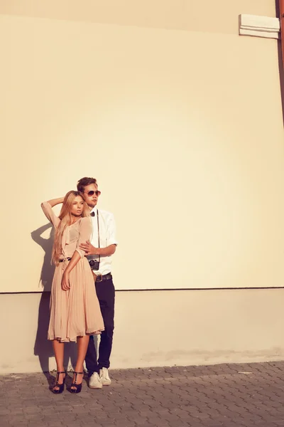 Retrato de pareja joven enamorada — Foto de Stock