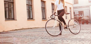 Kız sürme güzel vintage Bisiklet