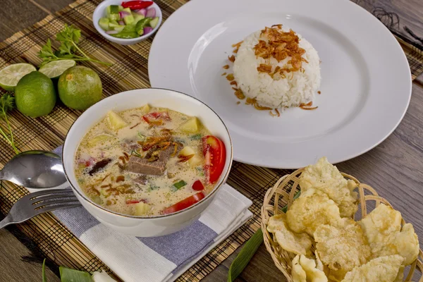 Soto betawi, Indonesian meat soup — Stock Photo, Image
