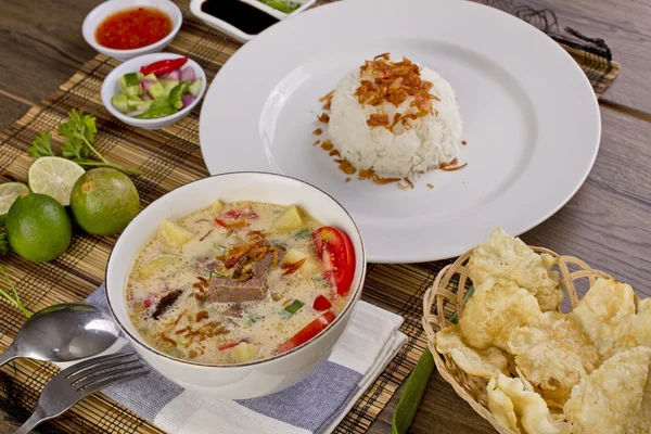 Soto betawi, Indonesian meat soup — Stock Photo, Image