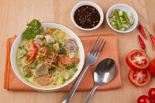 Сото betawi, Індонезійська м'яса суп — стокове фото