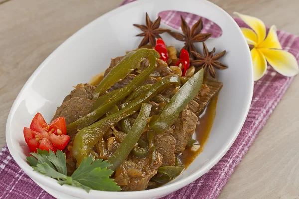 Beef and green paprika with black pepper sauce — Stock Photo, Image