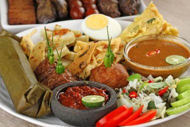 Pecel mert, Endonezya sebze salatası