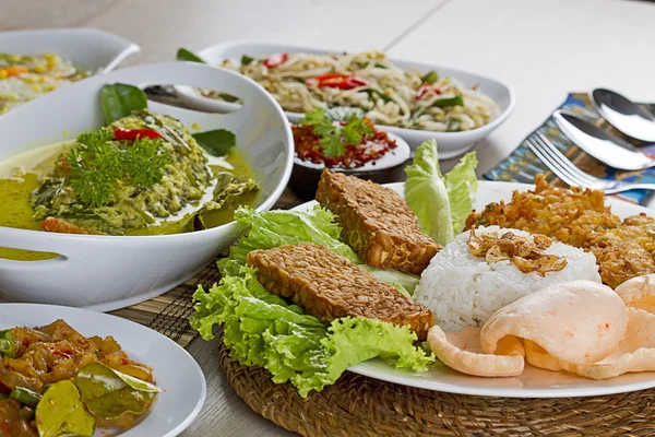 Indonesisches Mittagessen — Stockfoto