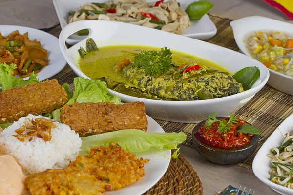 Indonesisches Mittagessen — Stockfoto