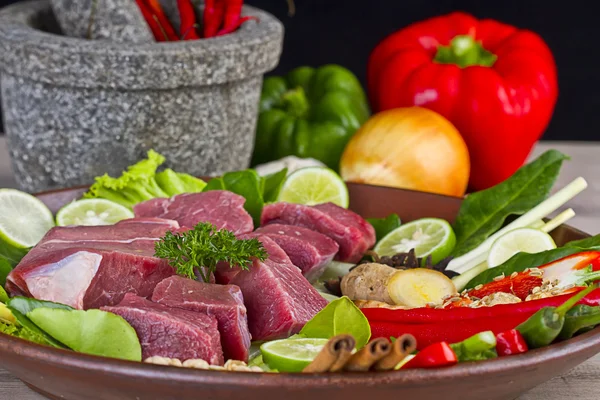Beef meat and herbs — Stock Photo, Image