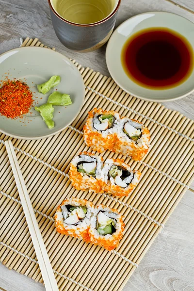 Sushi rollen — Stockfoto