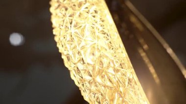 Ilık Kristal Lamba Detaylı Parlak desenli