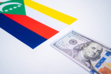 Comoros Bayrağı ve ABD Doları Mali Konsepti