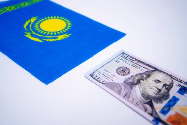 ABD Doları Para Birimi ile Kazakistan Bayrağı