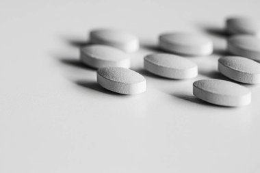 Bitkisel ilaç olarak nane hapları, ilaç markası, beslenme sağlık hizmetleri olarak probiyotik ilaçlar veya ilaç endüstrisi reklamları için diyet takviyesi ürünleri