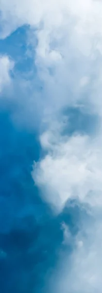 Cielo azul de ensueño y nubes, fondo espiritual y naturaleza —  Fotos de Stock