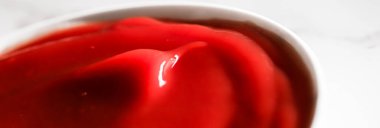 Organik ketçap, domates sosu yakın plan, yemek arkaplanı ve ev yapımı tarif.