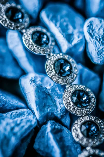 Pulseira de diamante de luxo, jóias e marca de moda — Fotografia de Stock