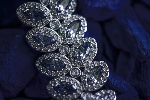 Luksus diamant armbånd, smykker og mode mærke - Stock-foto