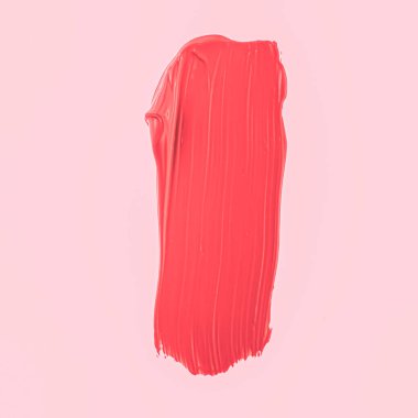 Kırmızı fırça darbesi ya da makyaj lekesi yakın çekim, güzellik kozmetiği ve ruj dokusu