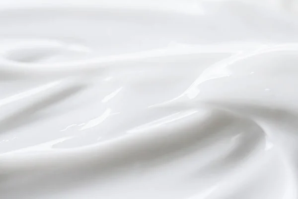 Czysto biała konsystencja kremu jako abstrakcyjne tło, substancja spożywcza lub kosmetyk organiczny — Zdjęcie stockowe