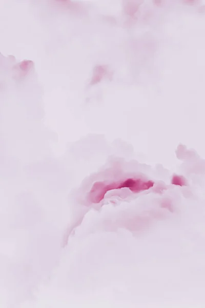 Fundo nublado rosa minimalista como pano de fundo abstrato, design mínimo e respingo artístico — Fotografia de Stock