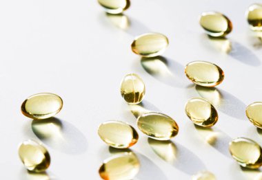 Sağlıklı beslenme için Omega 3 balık yağı kapsülleri, ilaç markası, probiyotik ilaç hapları sağlık hizmetleri için veya ilaç endüstrisi için ilave ürünler