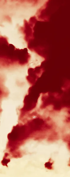 Llamas de fuego caliente o nubes rojas como diseño de fondo minimalista — Foto de Stock