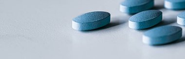 Bitkisel ilaç olarak nane hapları, ilaç markası, beslenme sağlık hizmetleri olarak probiyotik ilaçlar veya ilaç endüstrisi reklamları için diyet takviyesi ürünleri