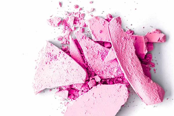 Rosa ögonskugga pulver som makeup palett närbild isolerad på vit bakgrund, krossad kosmetika och skönhet konsistens — Stockfoto