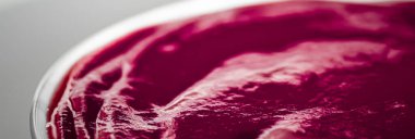 Kahvaltı için tatlı kremalı reçel, yemek arkaplanı ve sağlıklı tatlı.