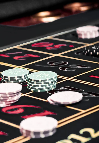 Wedden en roulette spelen in casino, gokken advertentie — Stockfoto