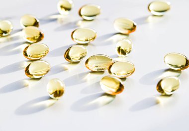 Sağlıklı beslenme için Omega 3 balık yağı kapsülleri, ilaç markası, probiyotik ilaç hapları sağlık hizmetleri için veya ilaç endüstrisi için ilave ürünler