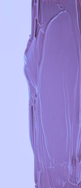 Mor fırça darbesi ya da makyaj lekesi yakın çekim, güzellik kozmetiği ve ruj dokusu