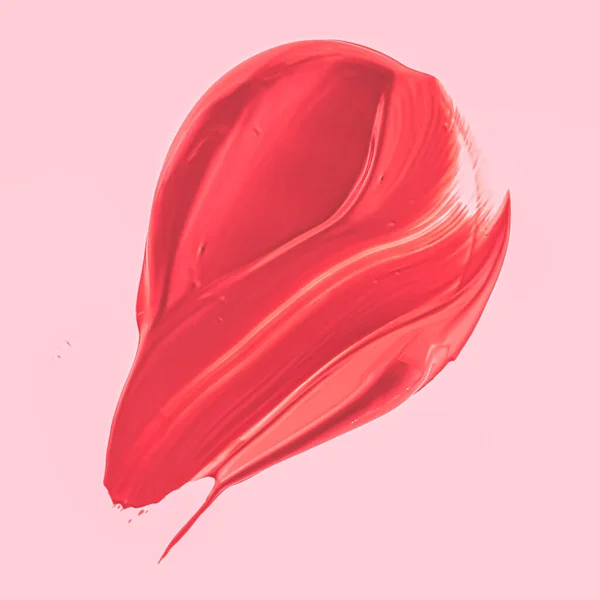 Coup de pinceau rouge ou marque de maquillage gros plan, cosmétiques de beauté et texture de rouge à lèvres — Photo