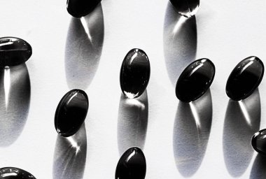 Sağlıklı beslenme için siyah bitkisel kapsüller, ecza markası mağazası, probiyotik ilaç hapları sağlık hizmeti için veya ilaç endüstrisi için ilave ürünler