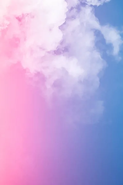 Fantasía cielo rosa y azul, fondo espiritual y naturaleza — Foto de Stock