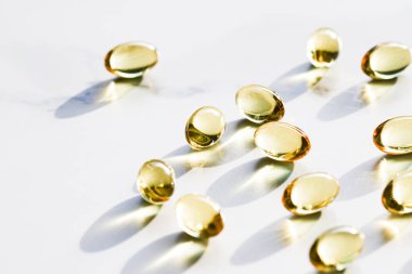 Sağlıklı beslenme için Omega 3 balık yağı kapsülleri, ilaç markası, probiyotik ilaç hapları sağlık hizmetleri için veya ilaç endüstrisi için ilave ürünler