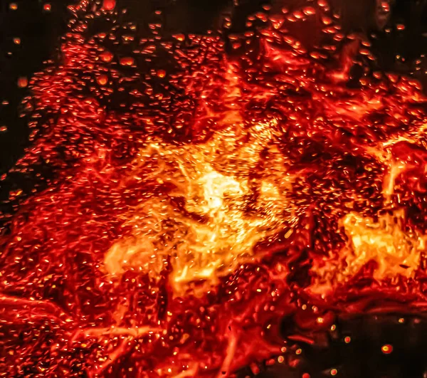 Llamas de fuego caliente como elemento de la naturaleza y fondo abstracto —  Fotos de Stock