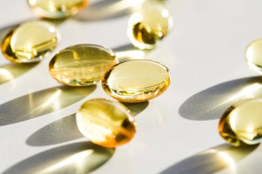 Sağlıklı beslenme için Omega 3 balık yağı kapsülleri, ilaç markası, probiyotik ilaç hapları sağlık hizmetleri için veya ilaç endüstrisi için ilave ürünler