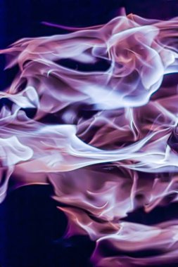 Asgari arkaplan olarak soyut mor duman, sihirli zemin ve akış tasarımı