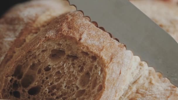 Taze Yapımı Kepekli Ekmek Dilimlenmiş Yakın Plan — Stok video