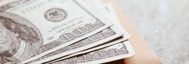 Para ofis masasında, Amerikan doları.