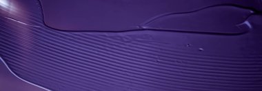 Lüks güzellik markası, bayram afişi tasarımı, soyut duvar sanatı veya sanatsal fırça darbesi için mor krem dokusu, kozmetik ürün ve makyaj arka planı