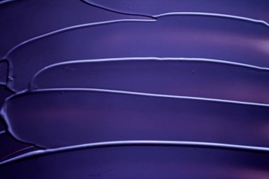 Lüks güzellik markası, bayram afişi tasarımı, soyut duvar sanatı veya sanatsal fırça darbesi için mor krem dokusu, kozmetik ürün ve makyaj arka planı